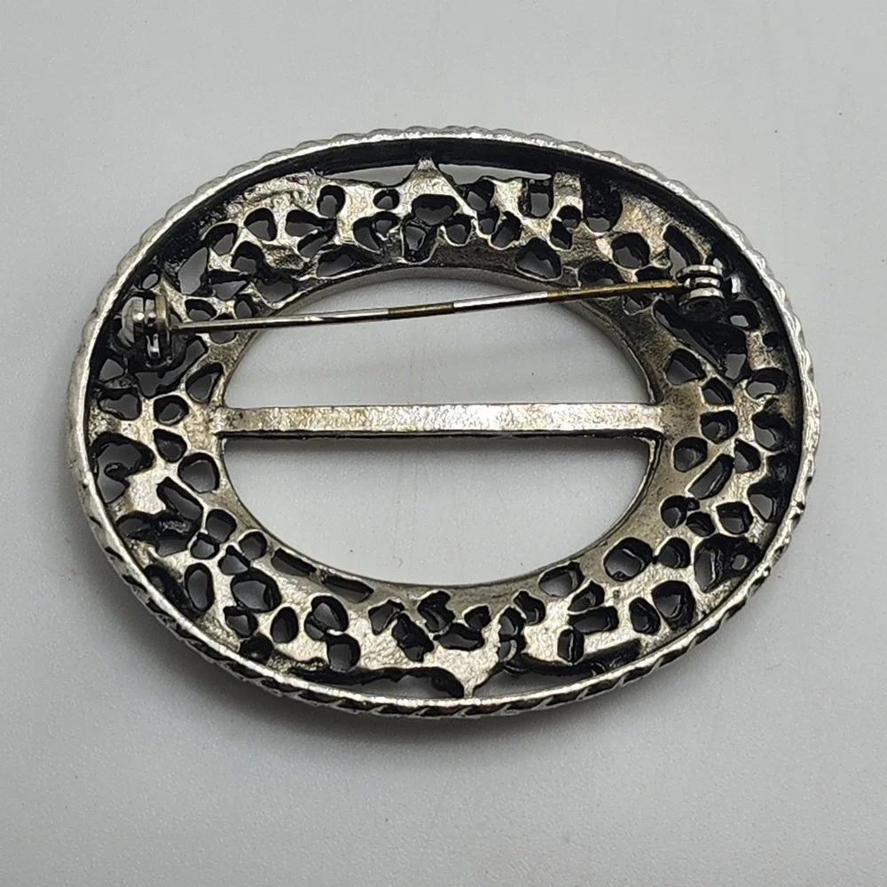 Lovely Intricate Design Oval Brooch Pin Silver Tone Metal 2-3/4